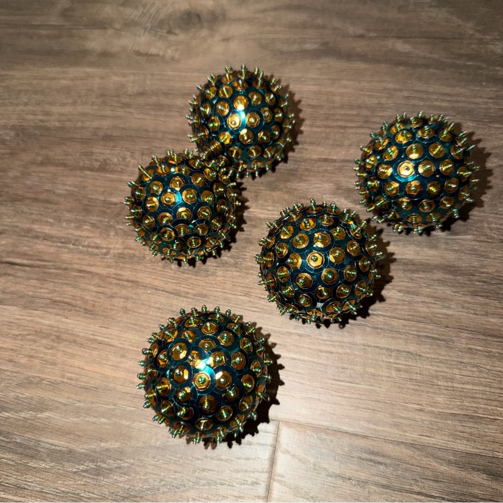 Sequin push pin ornaments